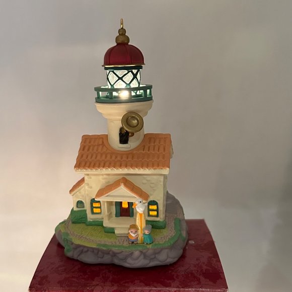 Hallmark Keepsake Ornament Lighthouse Greetings Magic Collectors Series Light Up - Picture 9 of 12